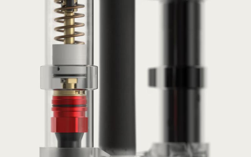 <p>DE INSTALLATIE MOET EENVOUDIG ZIJN.<br />
<br />
De perfecte afstelling is persoonlijk. Maar je hoeft er niet naar te zoeken. De geheel nieuwe BoXXer stroomlijnt het afstellen van de ideale setup voor racers met instelknoppen die de instellingen duidelijk weergeven en fijnafstelling eenvoudig maken. Geen gedoe meer met klikjes tellen. Geen kostbare tijd meer verspillen op het circuit.</p>

